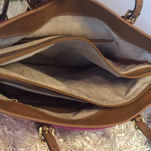 Michael Kors Jet Set Nylon Large Pocket Tote - Picture 7 of 16